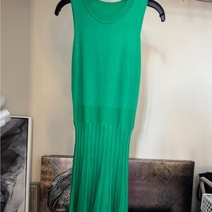 Elegant Green Pleated Skirt